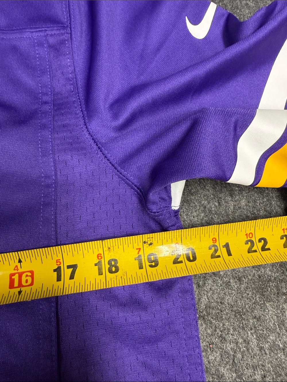 Nike Purple Vikings #18 Jefferson Football Jersey with White & Gold Accents - Picture 4 of 8